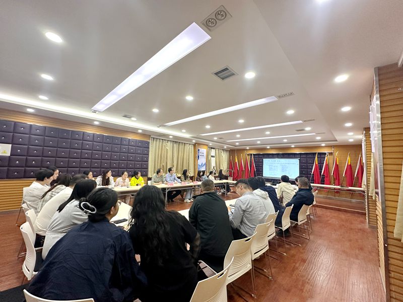 陕西地矿区研院召开AI应用案例分享会